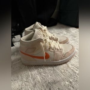 Wmns Air Jordan 1 Mid SE 'Corduroy'